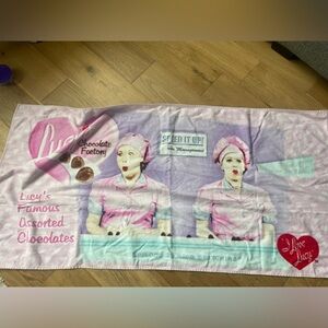 I love lucy Chocolate Factory beach towel 2003
